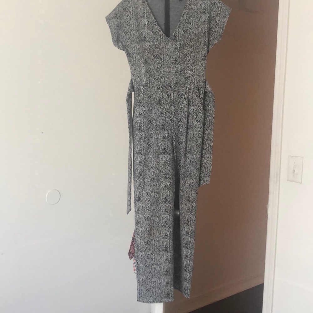 Express black and white jumper